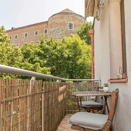 Castle View With Free Parking 公寓 *