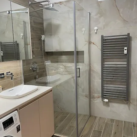 Апартаменты Castle View With Free Parking *